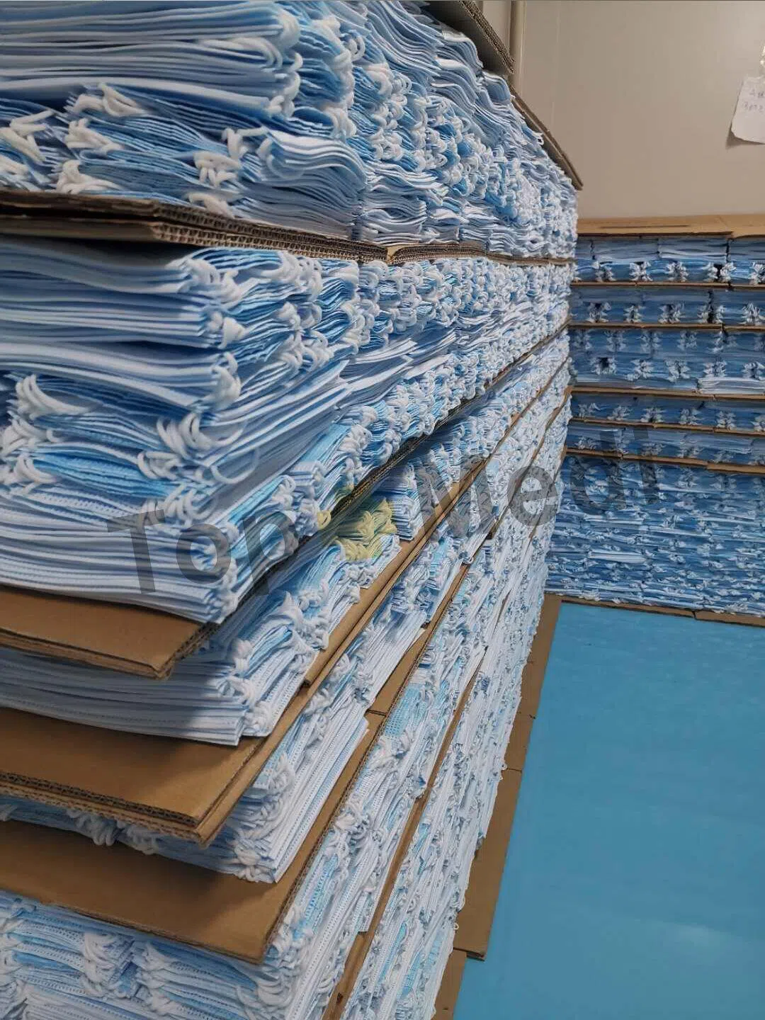 Topmedi Health Care 3 Одноразовая медицинская хирургическая хирургическая хирургическая маска 华轮堂 医用 外科 口罩 01