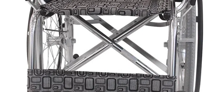 * Высококачественная пластиковая подвеска